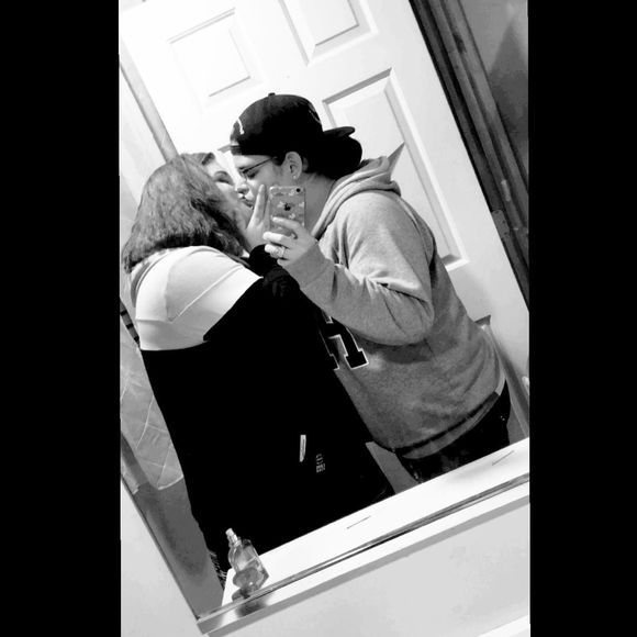 Meet your Posher, Amanda - Picture 1 of 1